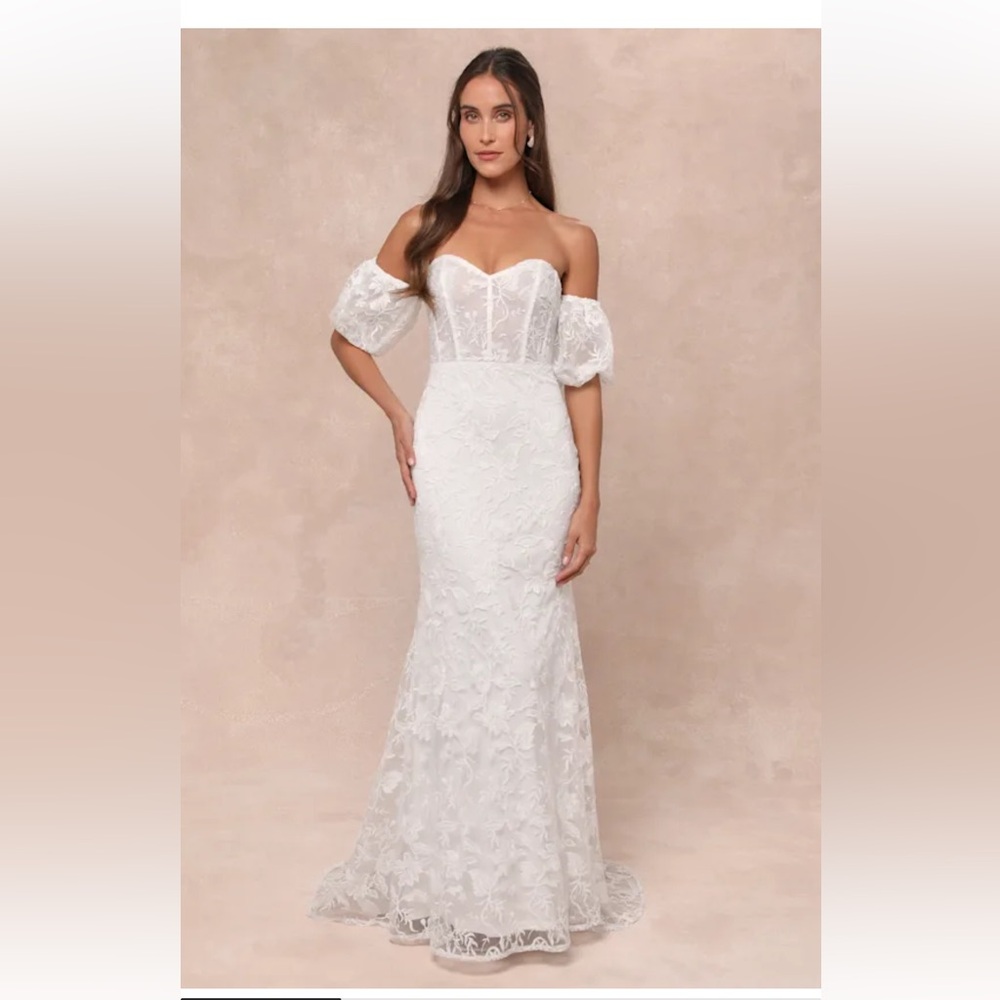Elegant Off-Shoulder White Lace Wedding Dress
